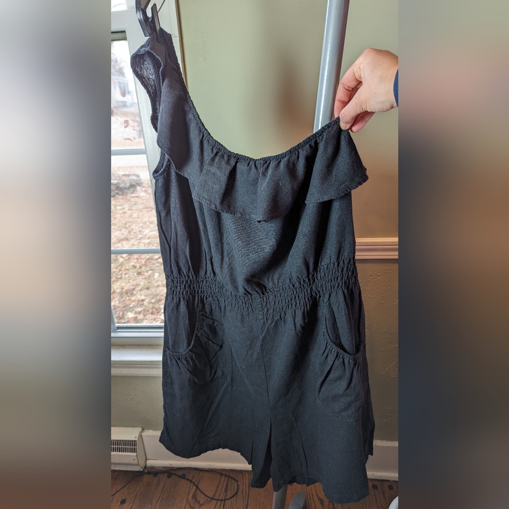 1X 100% linen one shoulder jumper. Jamie Nicole Collection